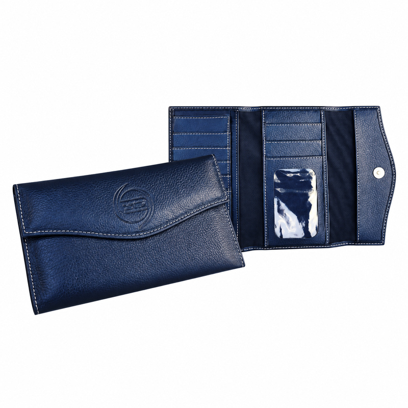 Billetera en símil cuero con porta tarjetas y bolsillo con cierre