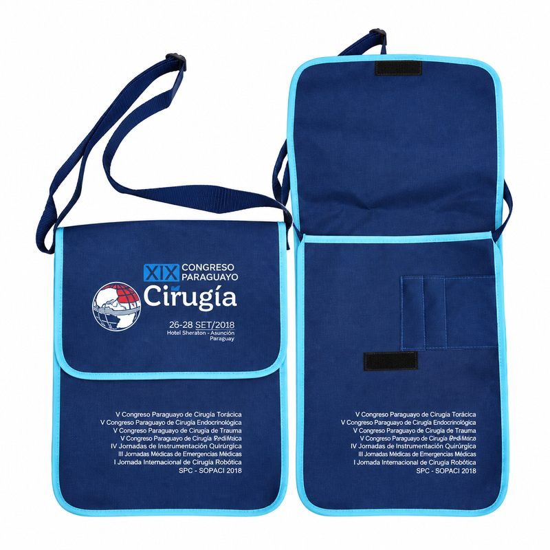 Bolso bandolera tapa larga ribeteado combinado con porta bolígrafos