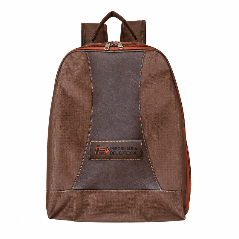 Mochila combinada en tela 600 y símil cuero con logo en bajo relieve pintado